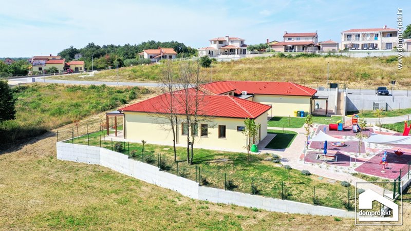 Modern prefab kindergarten in Vižinada