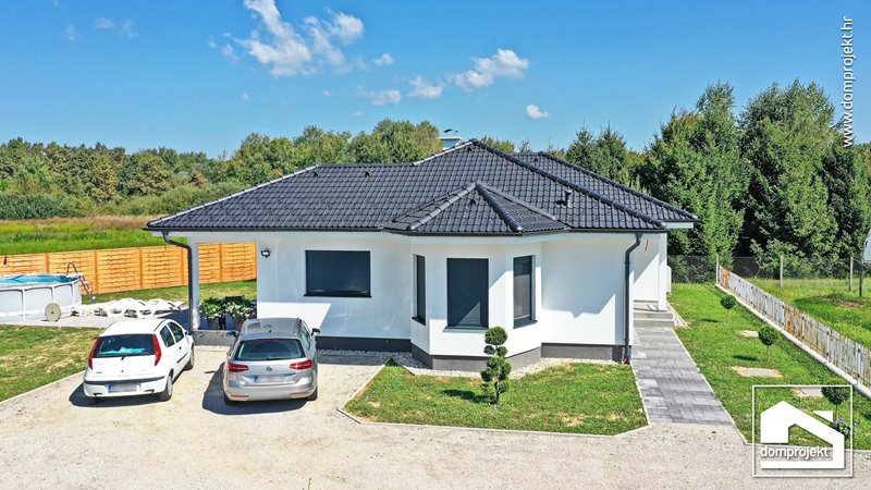 Contemporary prefab house with pool in Brezje