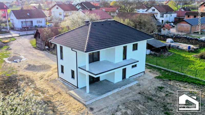 High-quality two-storey prefab house in Brezovica