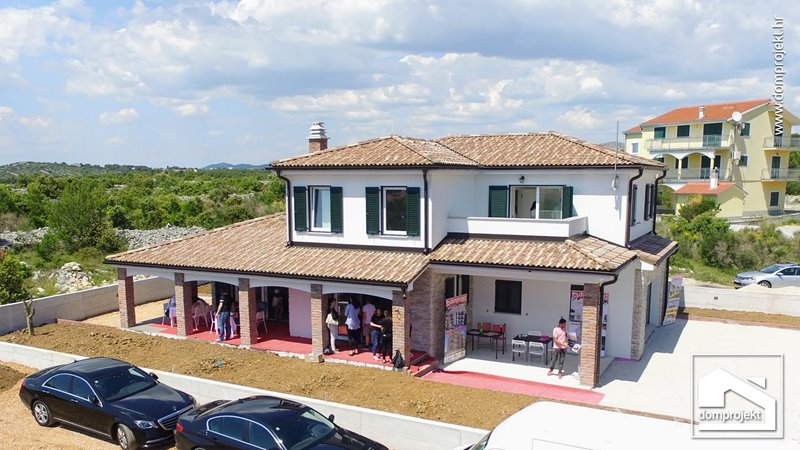 Prefab house in Brodarica