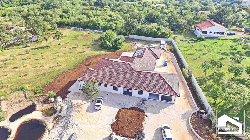 High-quality prefab bungalow in Hrboki
