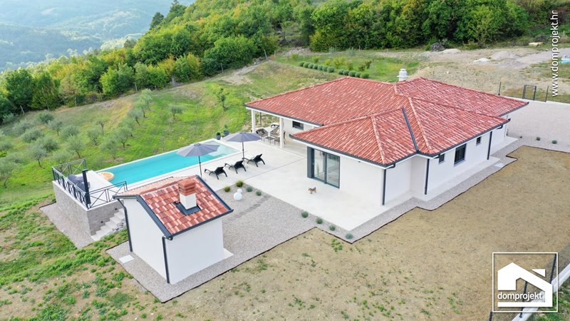 Contemporary prefab house with pool in Hum