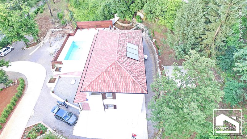 Contemporary prefab house with pool in Lovran
