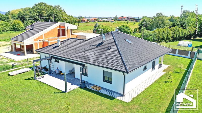 Energy-efficient prefab bungalow in Donji Stupnik