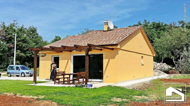 Contemporary prefab bungalow in Plovanija