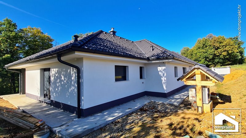 Modern prefab house in Sveti Tomaž