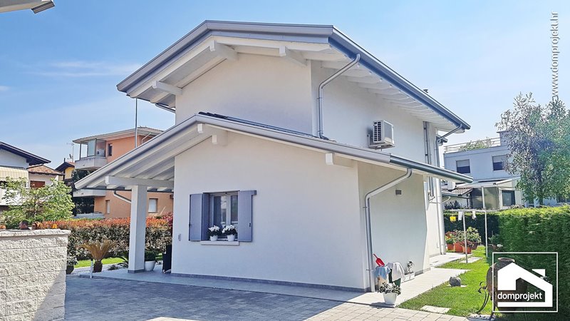 Energy-efficient prefab house in Fiume Veneto