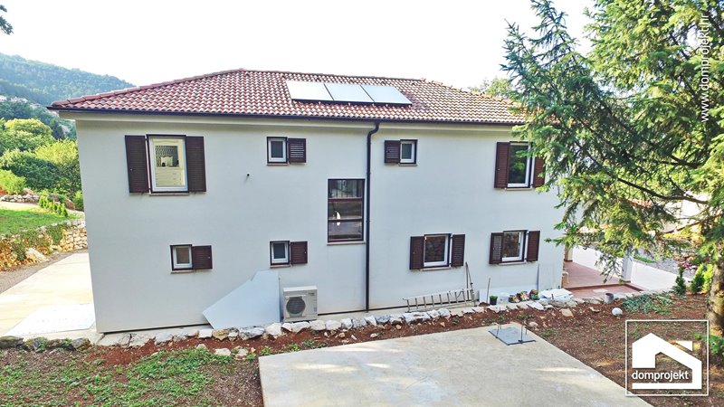 High-quality two-storey prefab house in Lovran
