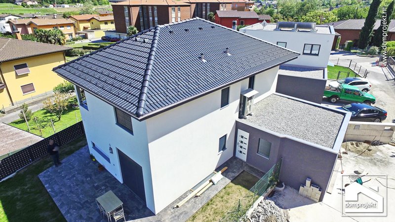 Energy-efficient prefab house in Riva San Vitale