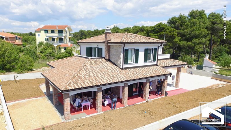 Modern prefab house in Brodarica