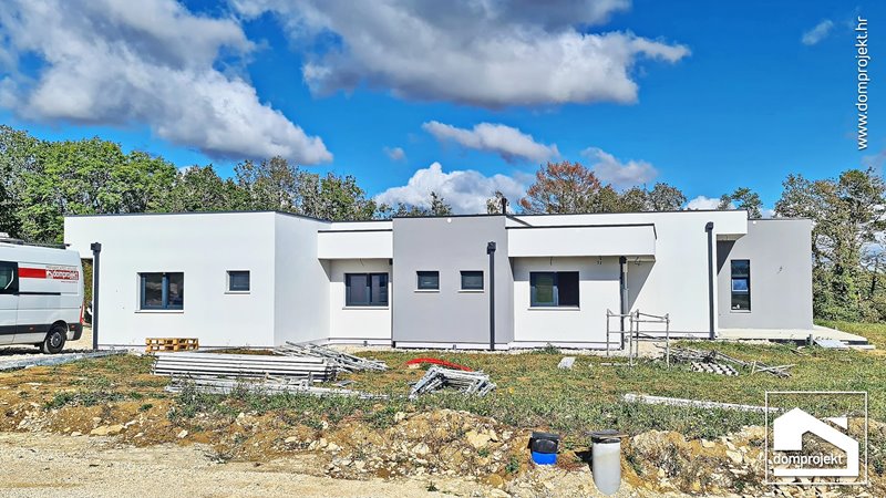 Contemporary prefab bungalow in Dijon