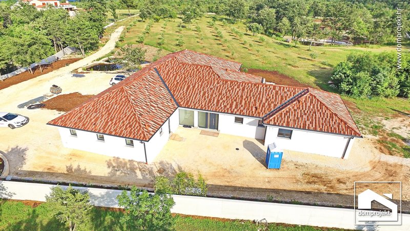 Family prefab bungalow in Hrboki