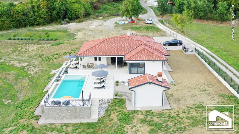 Energy-efficient prefab house in Hum