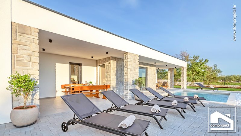 Prefab house with pool in Buje