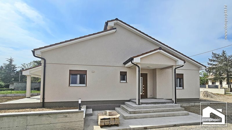 Modern prefab bungalow in Dražice