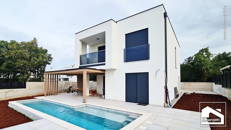 Prefab house with pool in Karigador