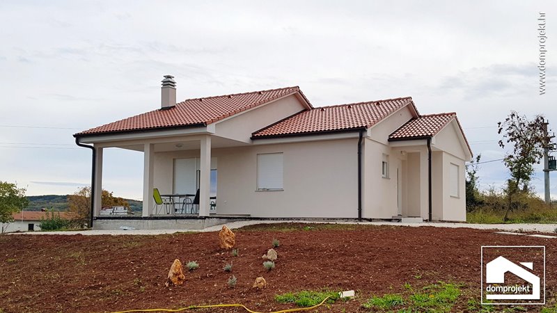 Modern prefab bungalow in Karojba