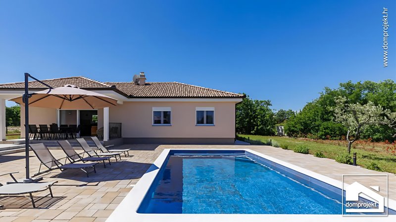 Prefab house with pool in Kunj