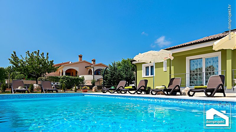Modern prefab house with pool in Labin