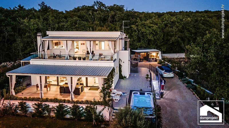 Prefab house with pool in Malinska