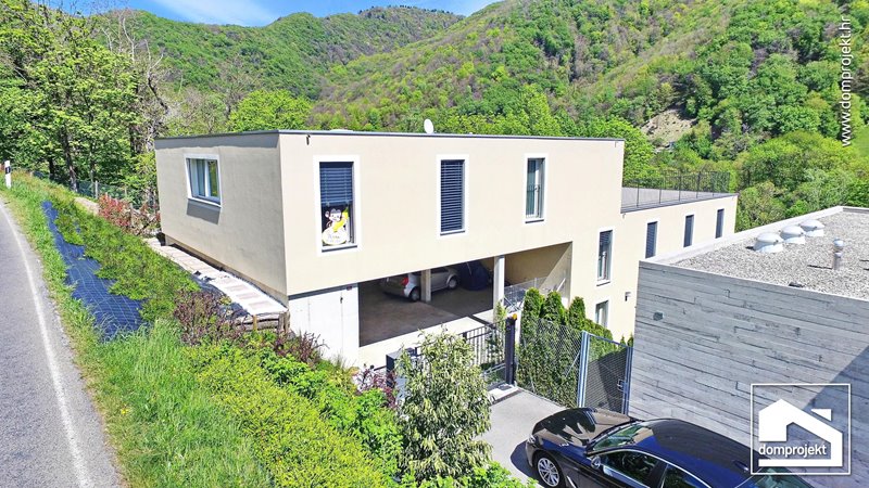 Modern two-storey prefab house in Mendrisio