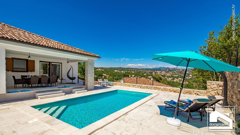 Prefab house with pool in Pobri