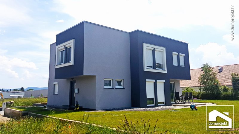 Prefab house with pool in Rosenfeld