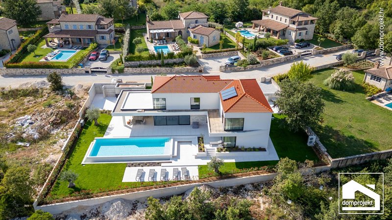 Prefab house with pool in Sveti Lovreč Pazenatički