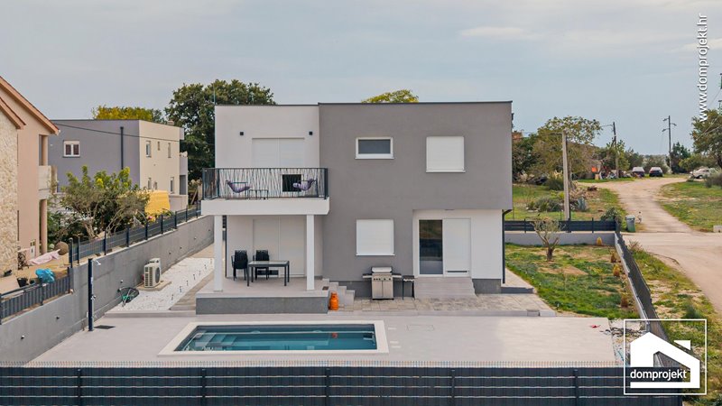 Prefab house with pool in Zadar