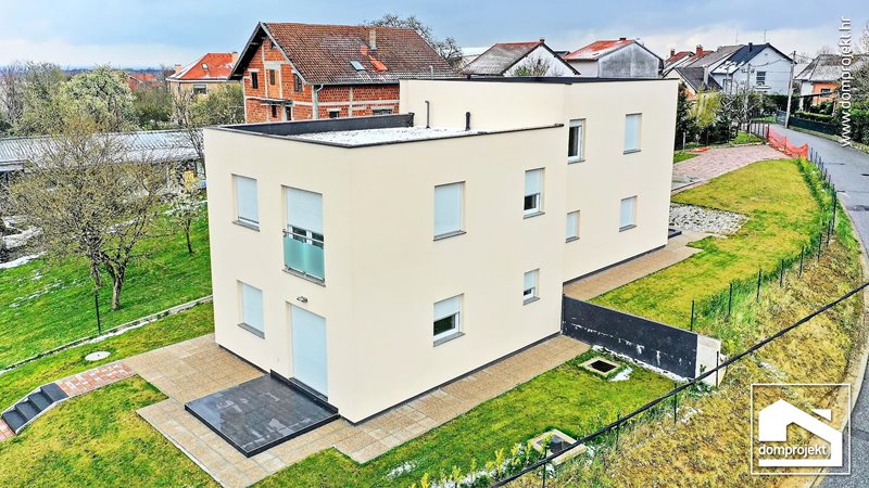 Modern two-storey prefab house in Zagreb