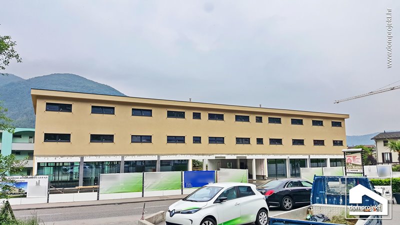 Prefab multi-family building in Melano