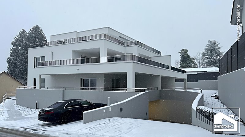 Prefab multi-family building in Reinach