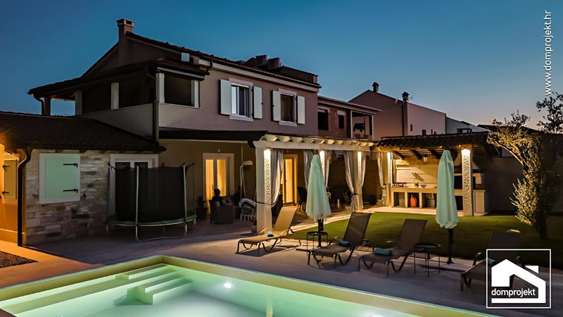Contemporary prefab house with pool in Bale