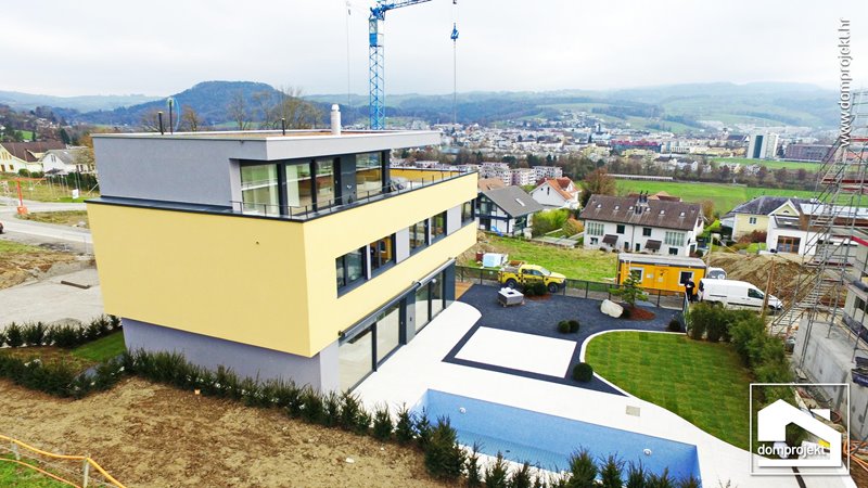 Modern prefab house with pool in Baar