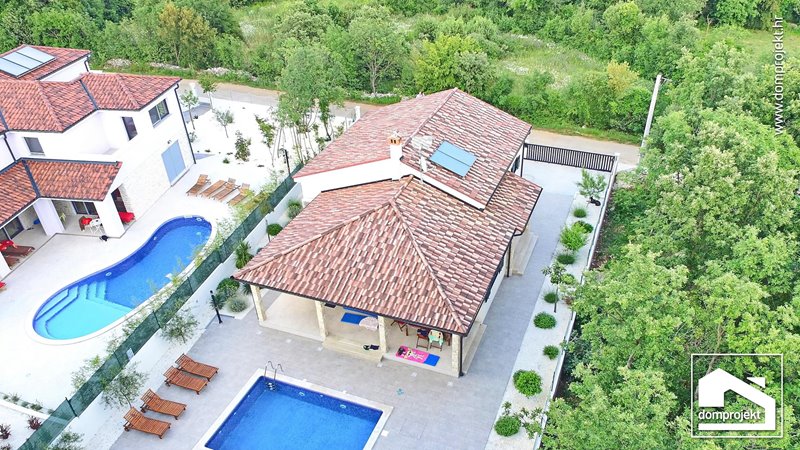 Prefab house with pool in Belavići