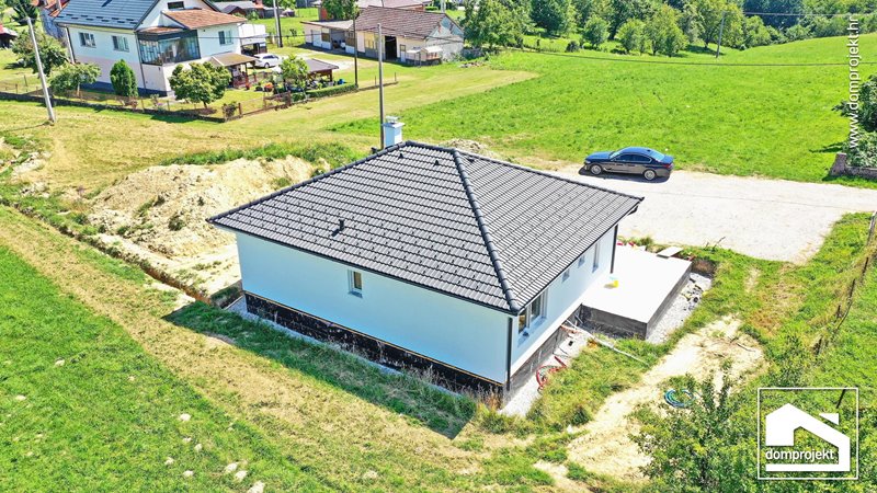 Contemporary prefab house in Galgovo