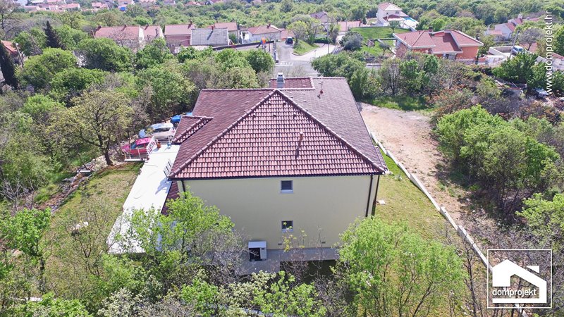 Modern prefab house with pool in Kostrena