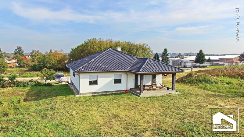 Contemporary prefab house in Križevci