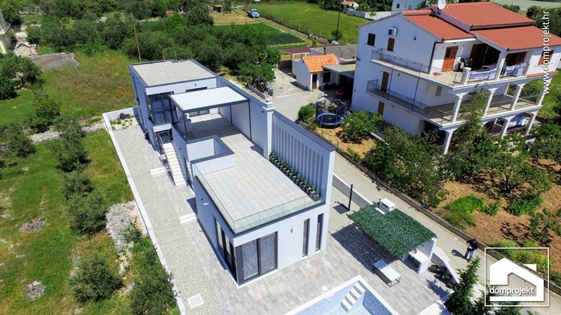 Modern prefab house with pool in Seget Vranjica