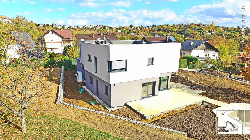 Contemporary prefab house in Zagreb