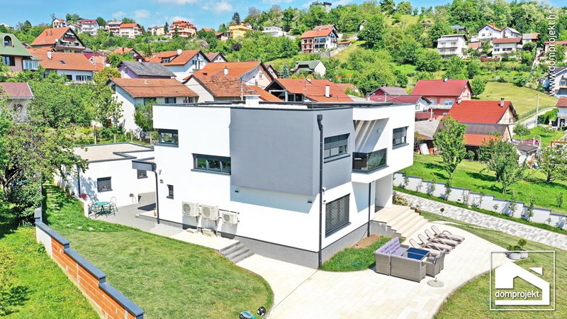 Contemporary prefab house in Zagreb