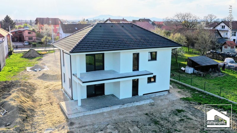Energy-efficient prefab house in Brezovica