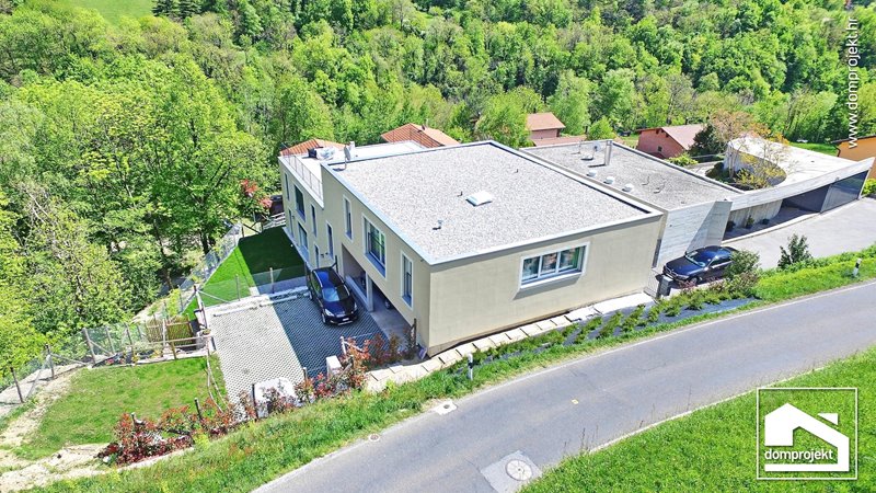 Energy-efficient prefab house in Mendrisio