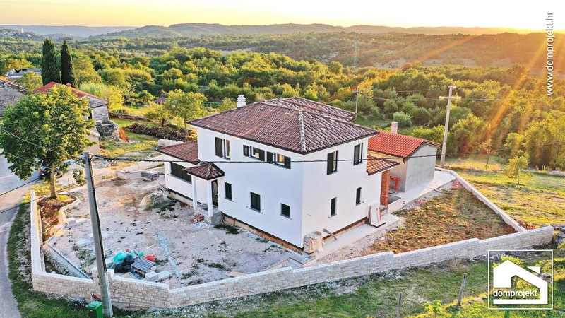 Contemporary prefab house in Šorgi