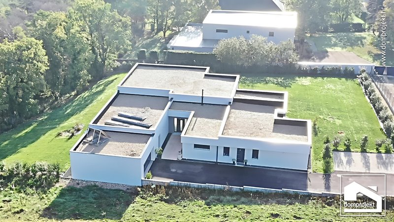 Energy-efficient prefab house in Dijon