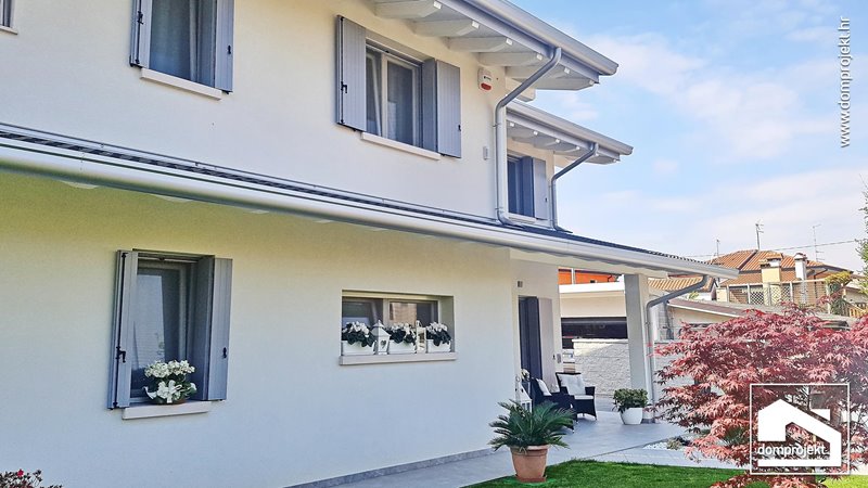 Contemporary prefab house with attic in Fiume Veneto