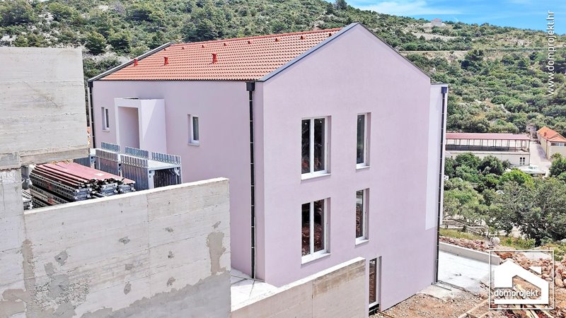 Contemporary two-storey prefab house in Hvar