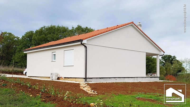 Contemporary prefab bungalow in Karojba