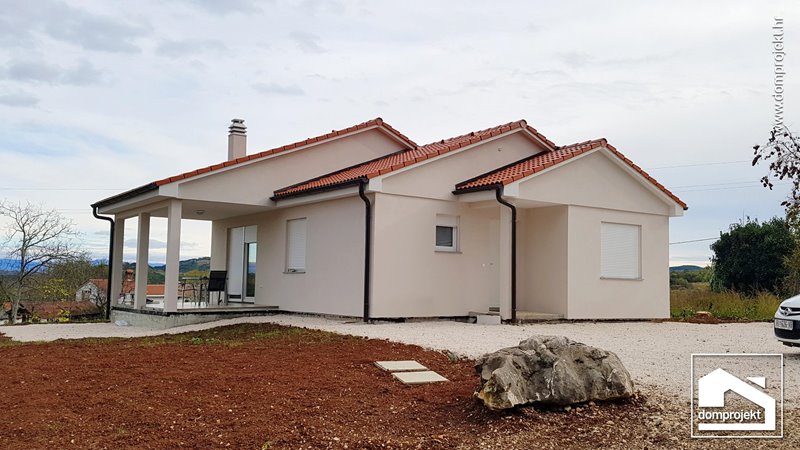 Prefab house in Karojba
