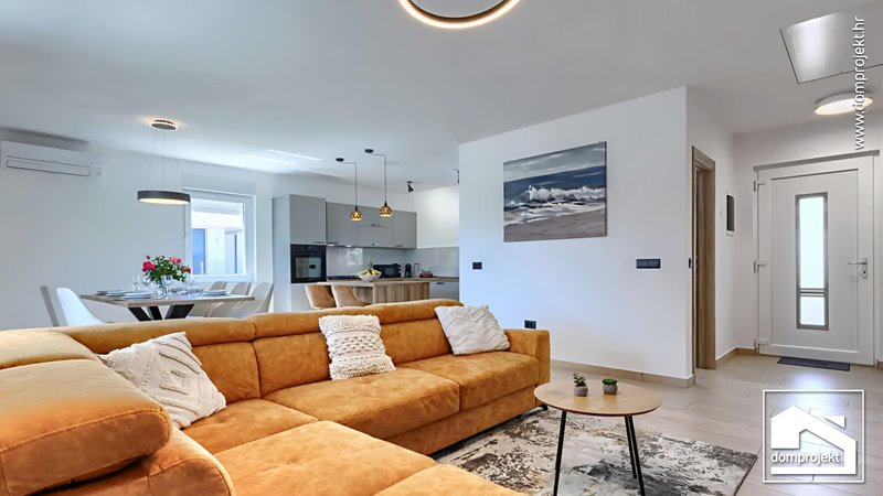 Energy-efficient prefab house with pool in Kunj